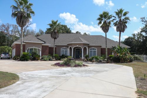 1010 Boxwood St, Pascagoula, MS, 39567-7500 | Card Image