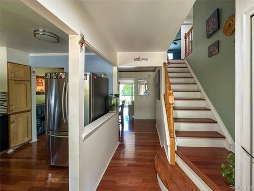 3715 Old Creek Rd, TROY, MI, 48084-1654 | Card Image