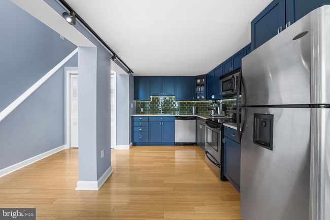 301-25 - 1023 Clinton St, Condo with 2 bedrooms, 2 bathrooms and null parking in PHILADELPHIA PA | Image 17