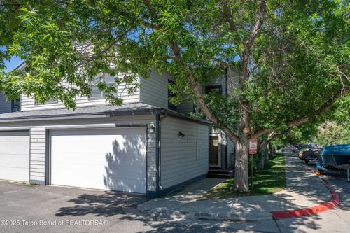 5-1070 Elk Run Ln, Jackson, WY, 83001-8249 | Card Image