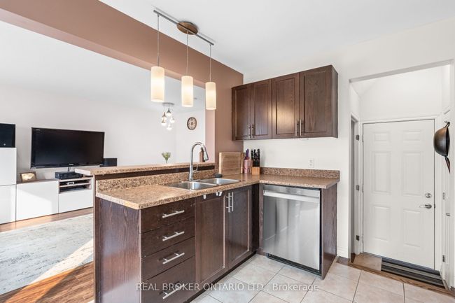 427 Vendevale Ave, House attached with 3 bedrooms, 2 bathrooms and 1 parking in Stittsville ON | Image 14