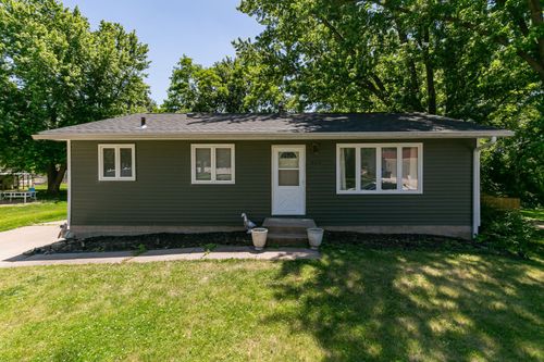 226 33rd Ave, Moline, IL, 61265-7741 | Card Image