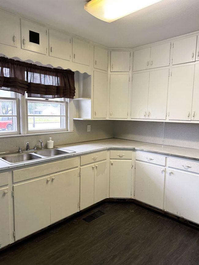 2600 N Park Rd, Home with 0 bedrooms, 1 bathrooms and null parking in Connersville IN | Image 9