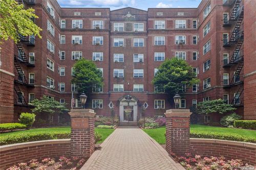 3-f-113-14 72nd Rd, Forest Hills, NY, 11375-4611 | Card Image
