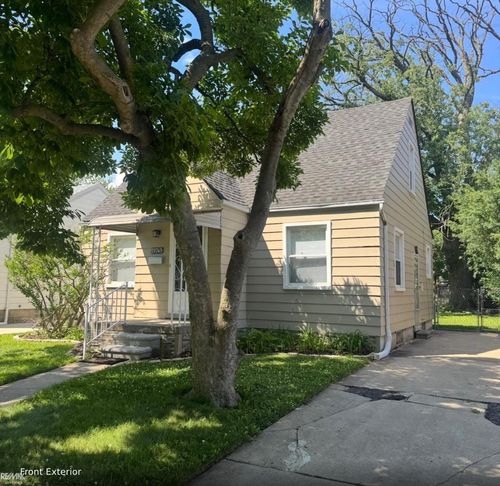 19749 Washtenaw St, Harper Woods, MI, 48225-2223 | Card Image