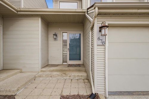 678 Highgate Mews, Rochester Hills, MI, 48307-4582 | Card Image