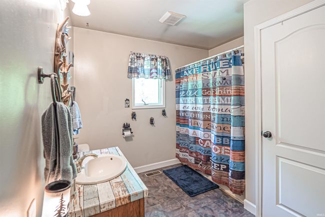 6345 E Malone Dr, House other with 3 bedrooms, 3 bathrooms and null parking in Winslow IN | Image 22