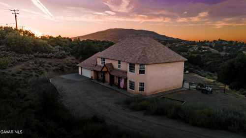 24261 Jacaranda Dr, Tehachapi, CA, 93561-7000 | Card Image