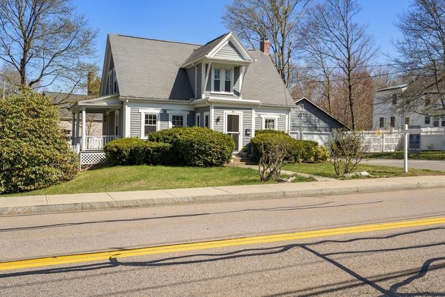 52 Pleasant St, House other with 3 bedrooms, 2 bathrooms and 2 parking in Franklin MA | Image 29
