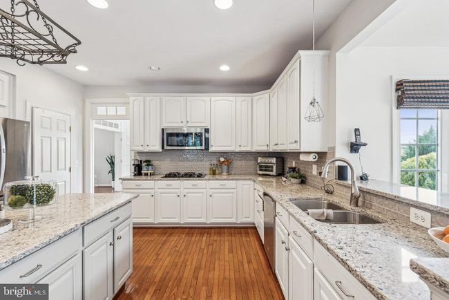 7560 Coopers Hawk Dr, House other with 4 bedrooms, 4 bathrooms and null parking in WARRENTON VA | Image 13