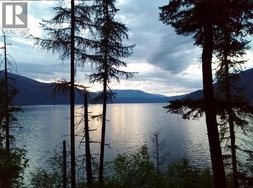 412 Old Sicamous Rd, Salmon Arm, BC, V1E2Y2 | Card Image