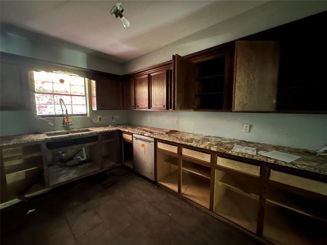 1011 County Road 678, House other with 3 bedrooms, 2 bathrooms and 2 parking in Brazoria TX | Image 9