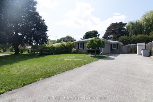 837 Sanok Dr, Pickering, ON, L1W2R1 | Card Image