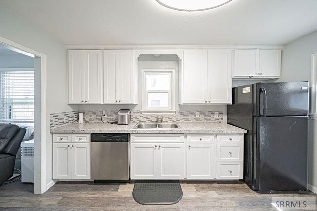 462 Ne Main St, House other with 4 bedrooms, 2 bathrooms and 1 parking in Blackfoot ID | Image 8