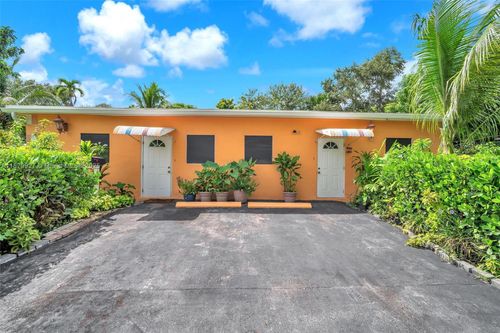 460 Ne 132nd St, North Miami, FL, 33161-3920 | Card Image