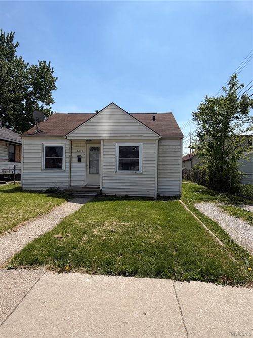 8632 Studebaker Ave, Warren, MI, 48089-2419 | Card Image