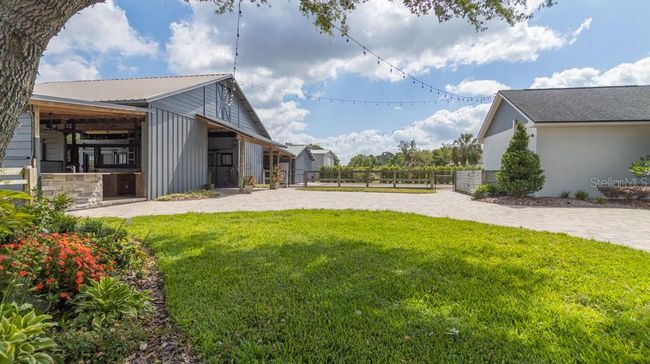 812 Jameson Rd, House other with 3 bedrooms, 2 bathrooms and null parking in Lithia FL | Image 17