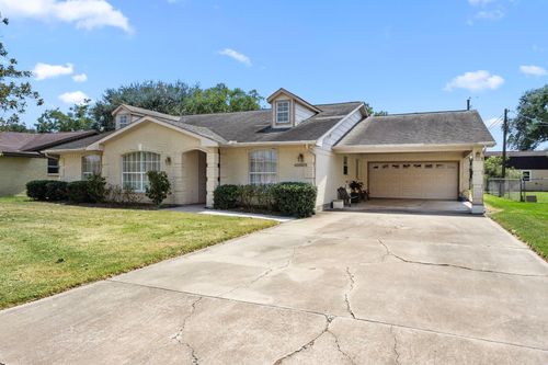 719 Clubside Dr, East Bernard, TX, 77435-9473 | Card Image