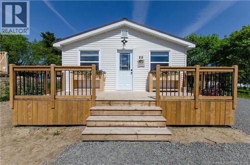 25 Rue St-Jean-Baptiste, Bouctouche, NB, E4S3W1 | Card Image