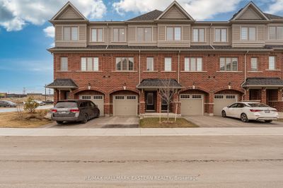 9 - 279 Danzatore Path, Condo with 4 bedrooms, 3 bathrooms and 2 parking in Oshawa ON | Image 1