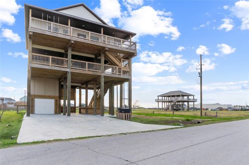897 S Crystal Beach Rd, Crystal Beach, TX, 77650 | Card Image