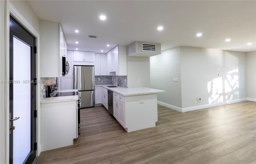 1ds-6855 Edgewater Dr, Coral Gables, FL, 33133-7016 | Card Image