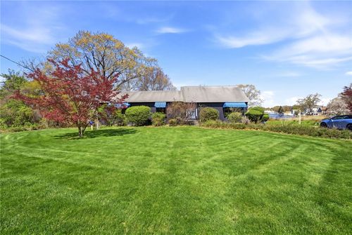 585 Meadow View Ave, Warwick, RI, 02889-5843 | Card Image
