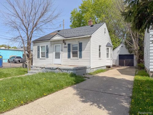 18533 Kenosha St, Harper Woods, MI, 48225-2125 | Card Image