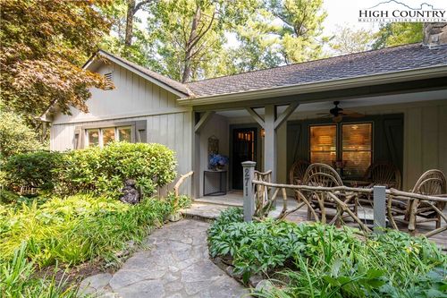 271 Pinnacle Ave, Blowing Rock, NC, 28605-6452 | Card Image