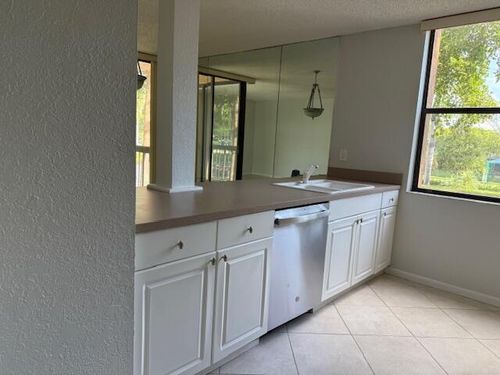 8211-500 Egret Cir, Delray Beach, FL, 33444-7912 | Card Image