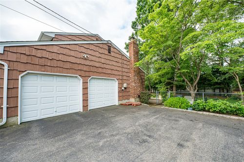 76 Magro Dr, Babylon, NY, 11703-3716 | Card Image