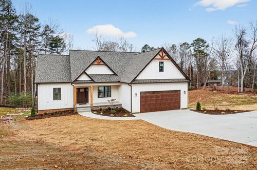 55-56-105 Sunset View Ln, Statesville, NC, 28677-2034 | Card Image