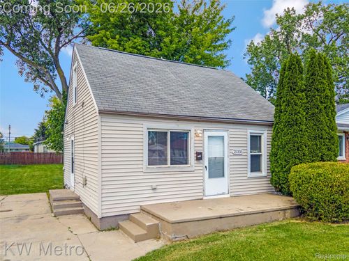 25335 Pinehurst St, Roseville, MI, 48066-3804 | Card Image