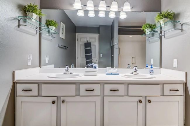 primary bath | Image 16