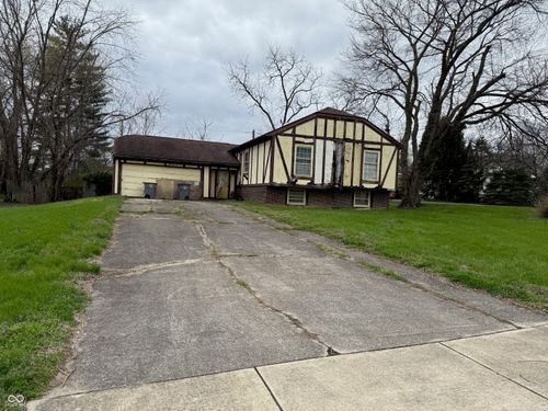 800 Garden Ave, Seymour, IN, 47274-3008 | Card Image
