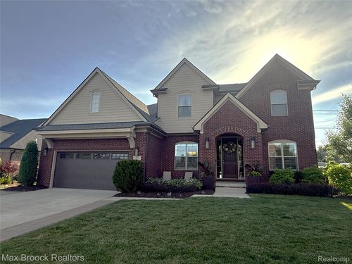 1126 Queensboro Dr, Rochester Hills, MI, 48307-4214 | Card Image
