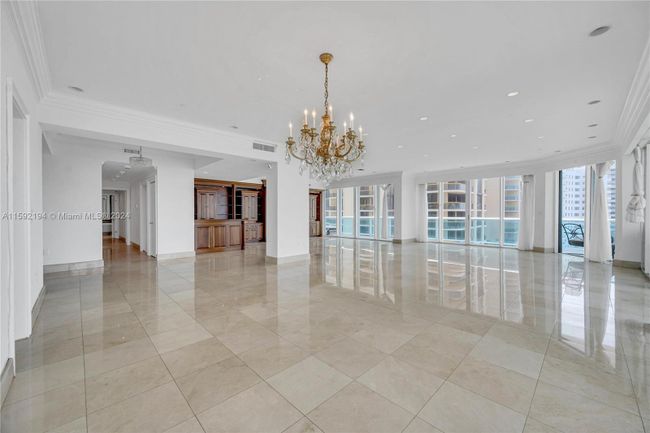 8B - 10101 Collins Ave, Condo with 2 bedrooms, 3 bathrooms and null parking in Bal Harbour FL | Image 7