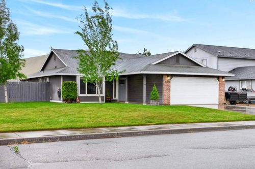 5207 Holly Way, West Richland, WA, 99353-7783 | Card Image