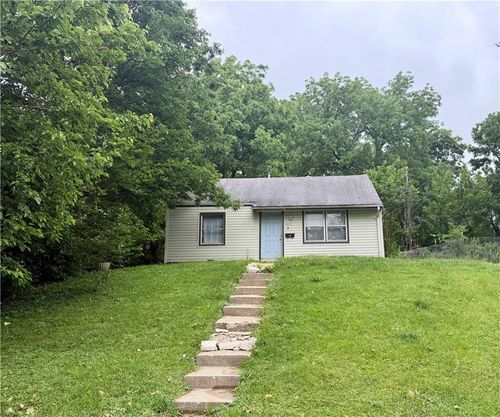 5117 Forest Ave, Kansas City, KS, 66106-3355 | Card Image