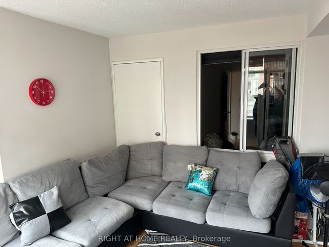 1406 - 300 Webb Dr, Condo with 3 bedrooms, 2 bathrooms and 1 parking in Mississauga ON | Image 10