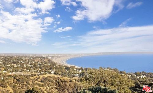 650 Resolano Dr, Pacific Palisades, CA, 90272-3032 | Card Image