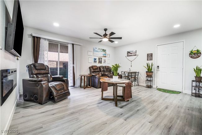 UNIT-172 - 5097 Indian River Dr, Condo with 2 bedrooms, 1 bathrooms and null parking in Las Vegas NV | Image 4