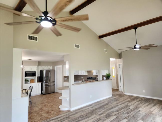 Open concept to kitchen/dining area | Image 8