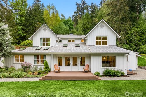 4080 Crystal Springs Dr Ne, Bainbridge Island, WA, 98110-2041 | Card Image
