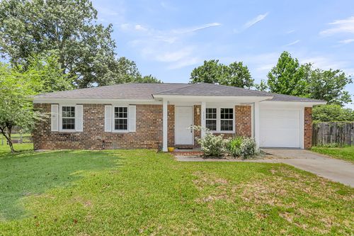 111 Duncan Ct, Summerville, SC, 29486-1706 | Card Image