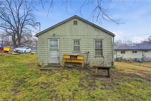 3734 Ditzler Ave, Kansas City, MO, 64133-1141 | Card Image