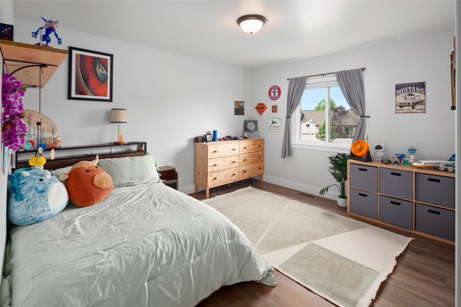 Upper level 3rd bedroom. | Image 47