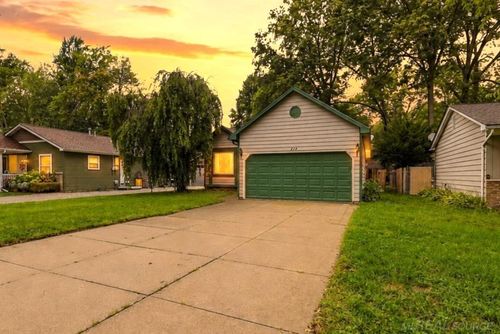 474 Maple St, Algonac, MI, 48001-1027 | Card Image