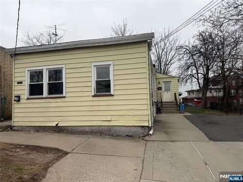 92 Naples Pl, Garfield, NJ, 07026-1500 | Card Image