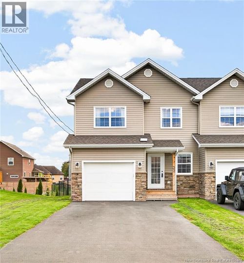 32 Rochefort St, Home with 3 bedrooms, 3 bathrooms and null parking in Dieppe NB | Card Image